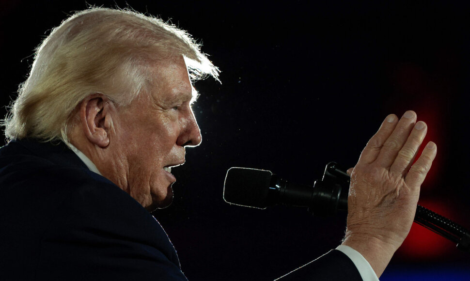 Donaldas Trumpas / CHIP SOMODEVILLA / Getty Images via AFP