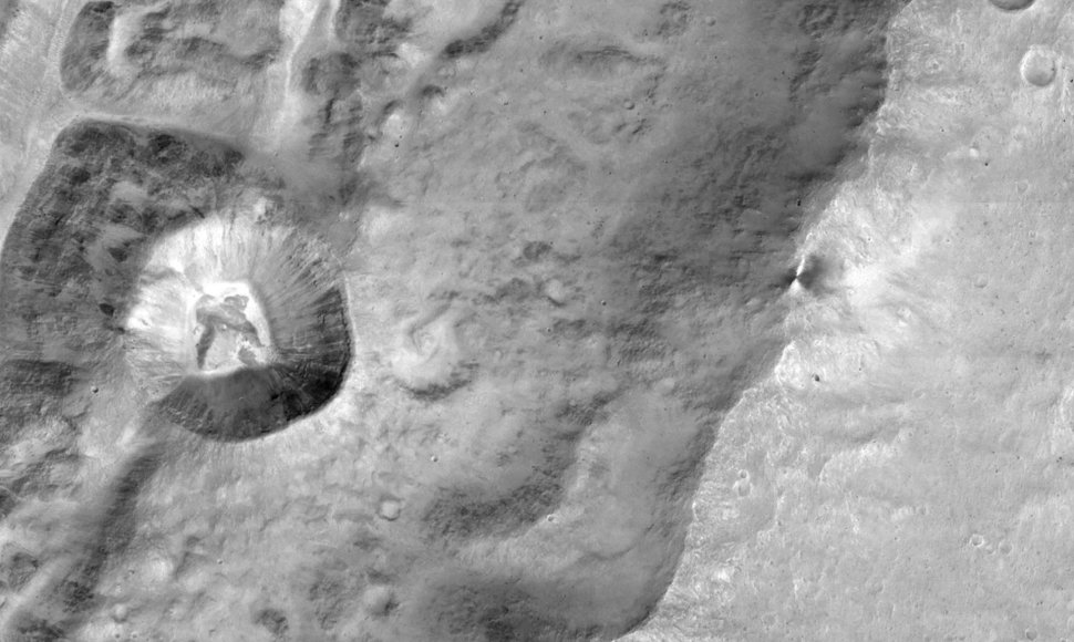 Viena iš pirmųjų TGO užfiksuotų Marso nuotraukų