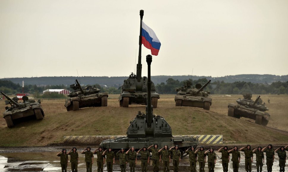 Rusijos kariuomenės tankai