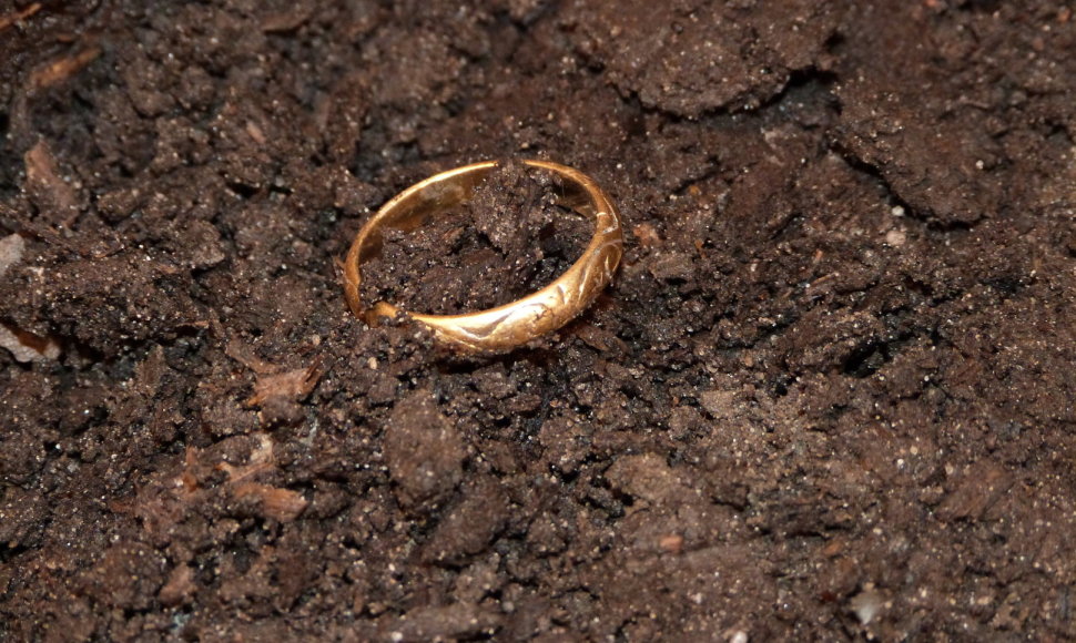Auksinis vyriškas žiedas