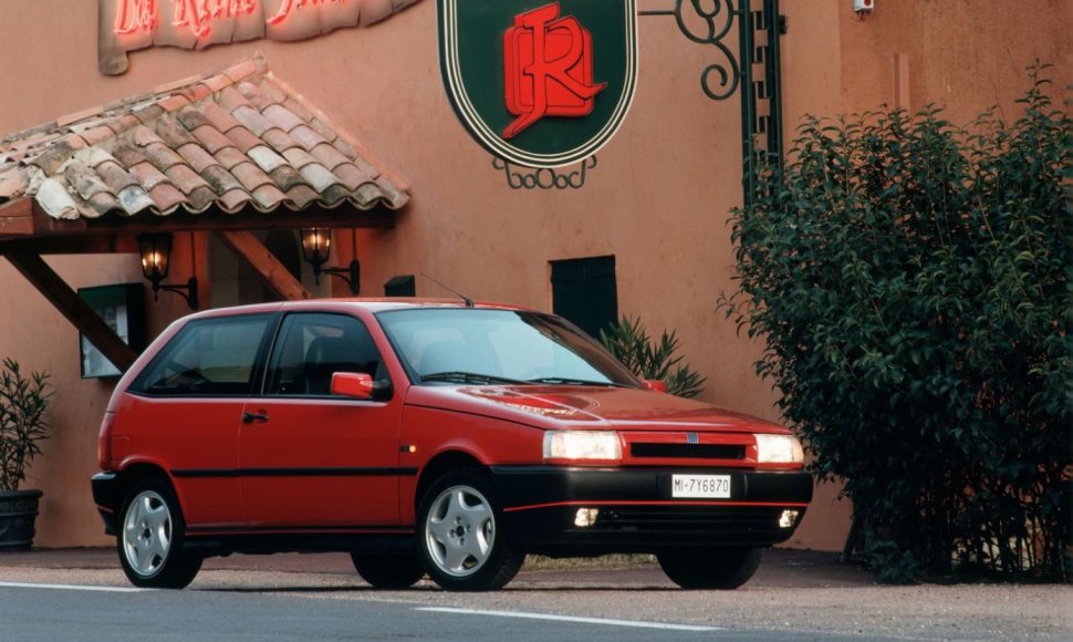 Pirmasis „Fiat Tipo“ modelis, pagamintas 1988 m.