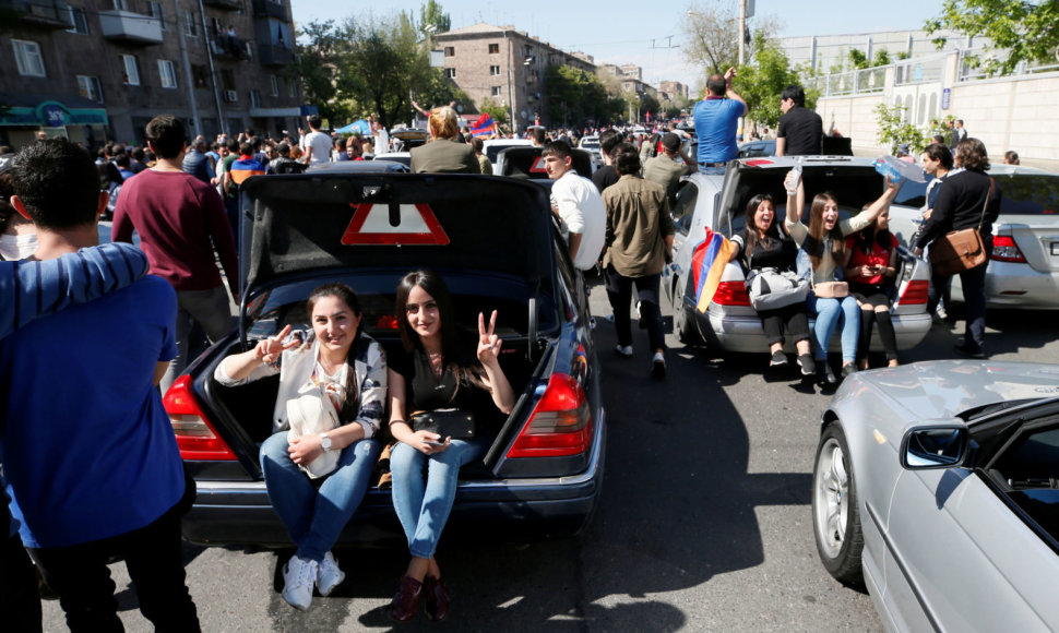 Armėnijoje vėl įsibėgėjo protestai
