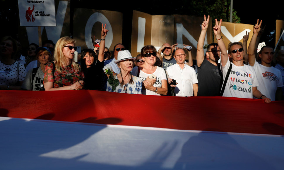 Protestas prieš Aukščiausiojo Teismo reformą Lenkijoje