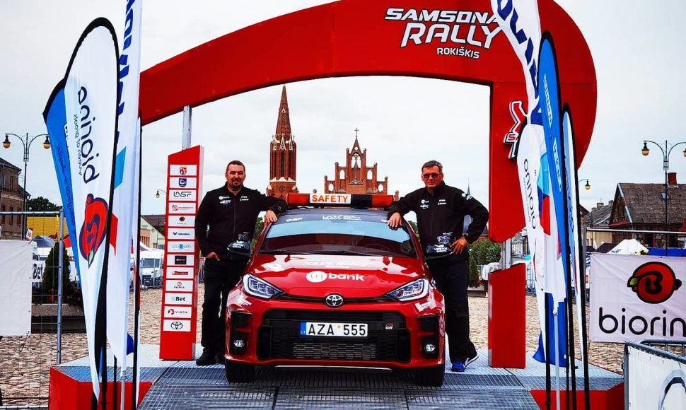 Nulinis „Samsonas Rally Rokiškis“ ekipažas – Žilvinas Pekarskas ir Marius Samuolis su „Toyota Yaris GR“