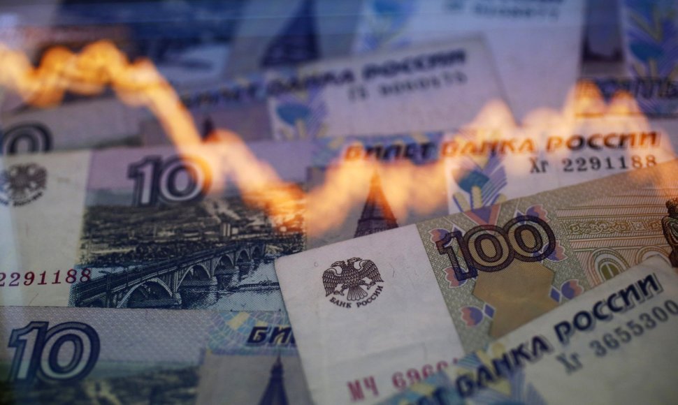 Rusijos rublio nebegelbsti milijardinės šalies centrinio banko intervencijos