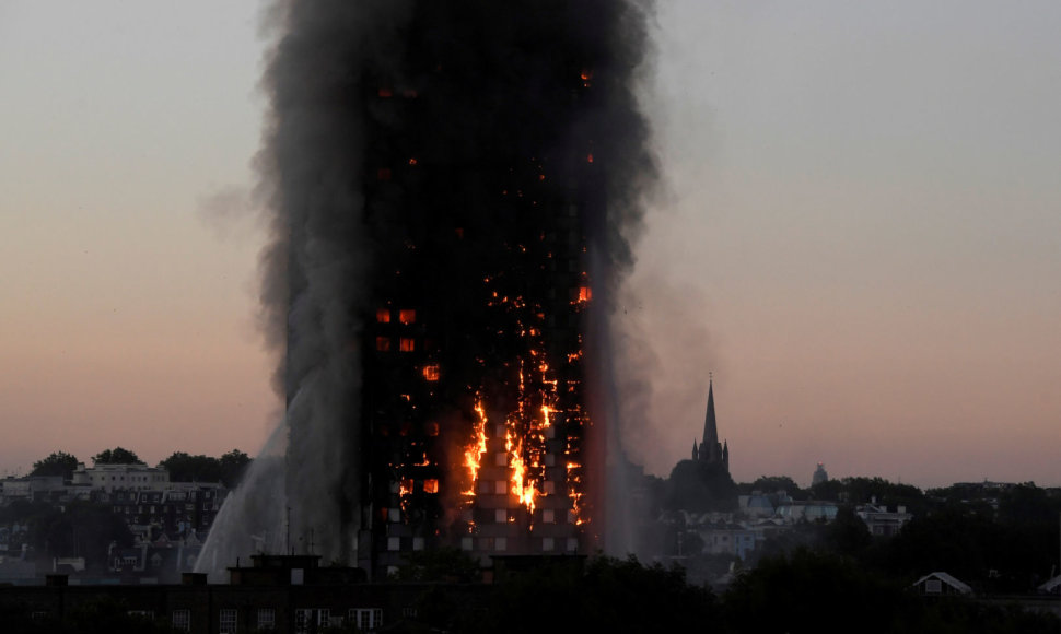 Pražūtingas Grenfell Tower gaisras Londone