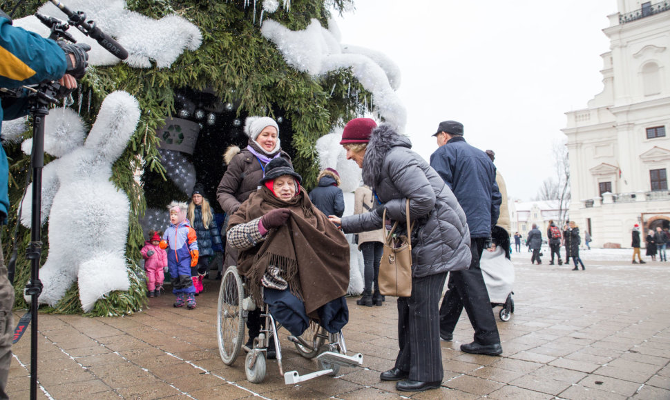 Kauno hospiso pacientų išvyka prie Kalėdų eglės