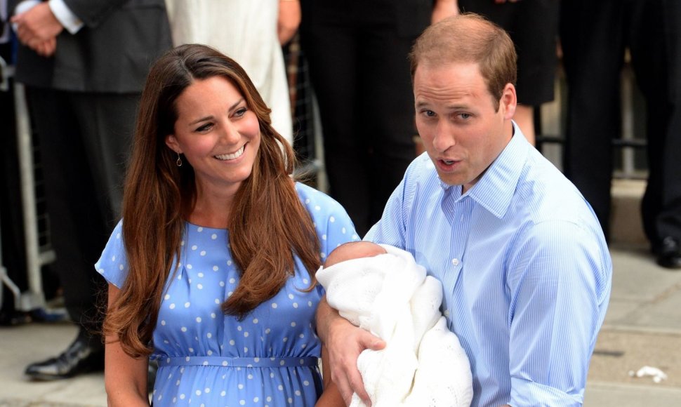 Catherine Middleton ir princas Williamas su mažuoju George'u