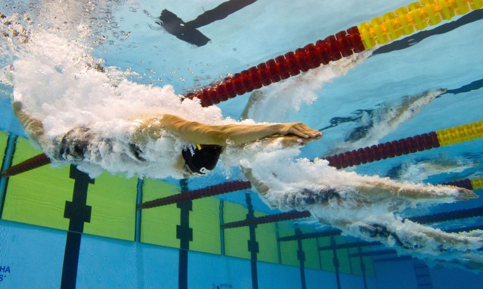 200 m plaukimo peteliške moterų startas