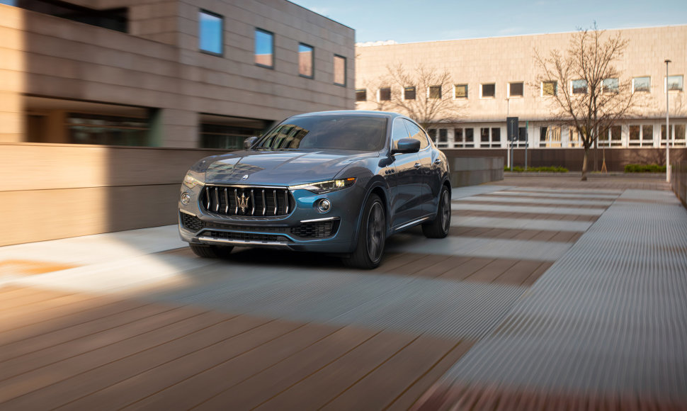 Naujasis „ Maserati Levante Hybrid“