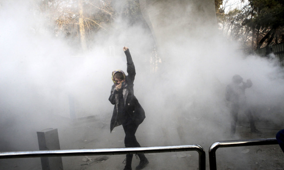 Irane protestuotojai išėjo į gatves