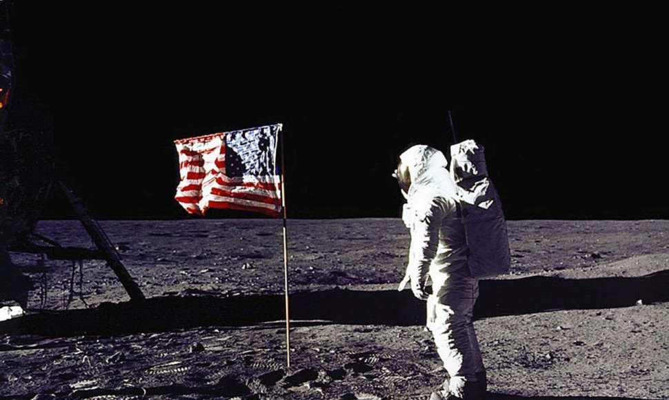 Astronautas Edwinas „Buzzas“ Aldrinas Mėnulyje