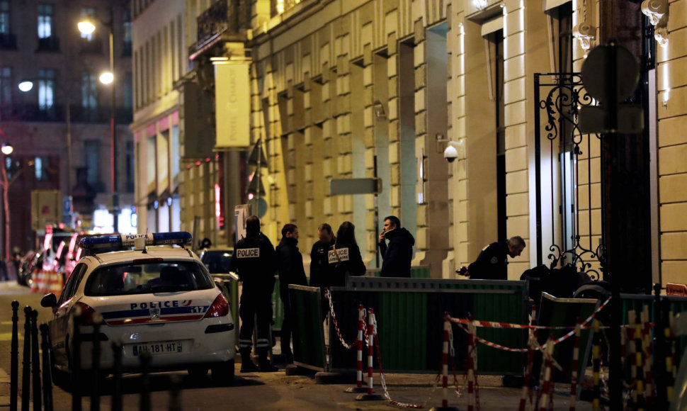 Paryžiaus policija įvykio vietoje