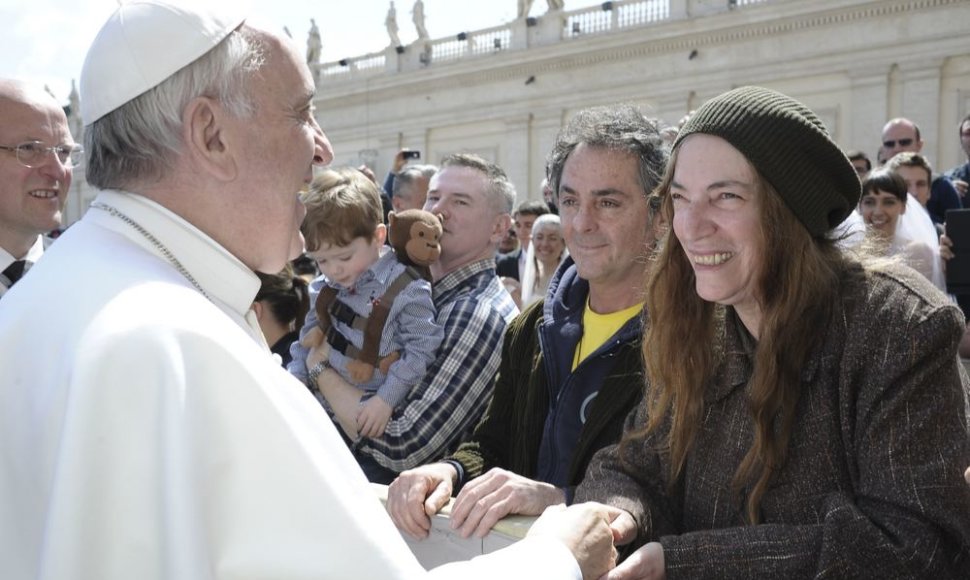 JAV pankroko žvaigždė Patti Smith susitiko su popiežiumi Pranciškumi
