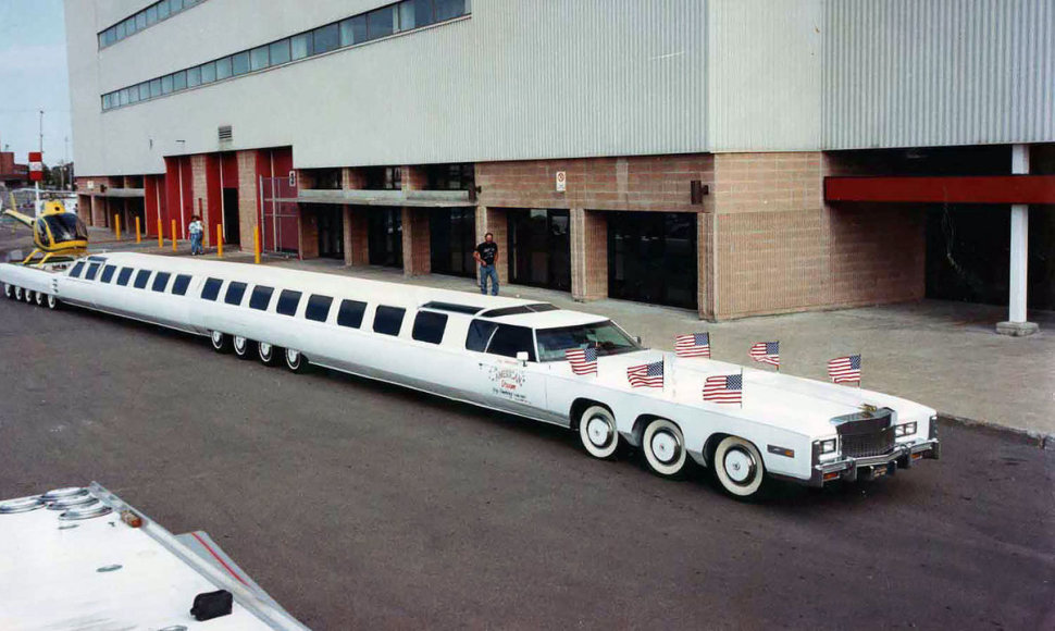 Ilgiausias pasaulyje limuzinas „American Dream“ rieda 26 ratais