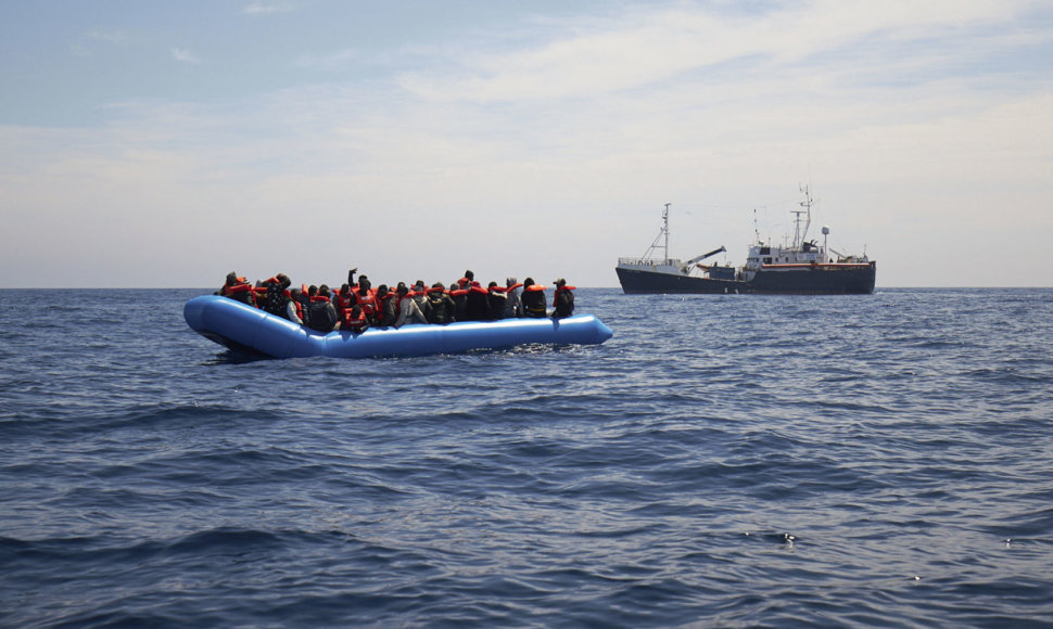 Viduržemio jūroje gelbėjami migrantai