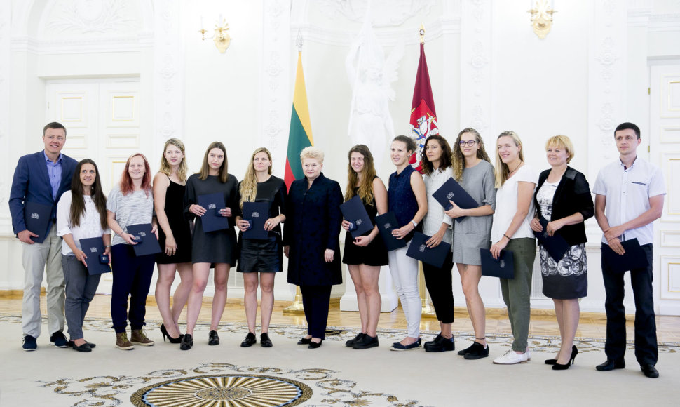 Prezidentė Dalia Grybauskaitė pasveikino Kurčiųjų vasaros olimpinėse žaidynėse medalius iškovojusius sportininkus