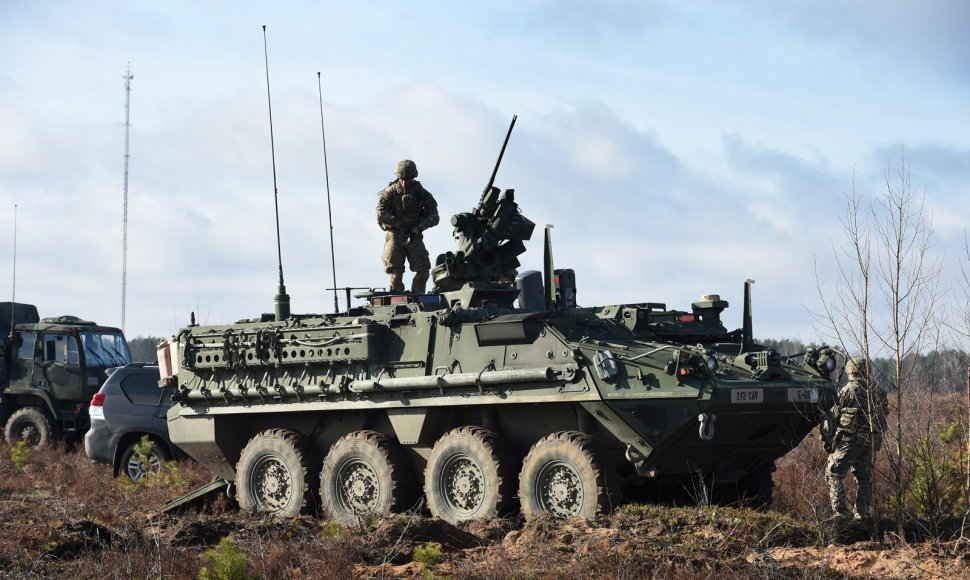Karinės pratybos su JAV kariuomenės tankais „Abrams“