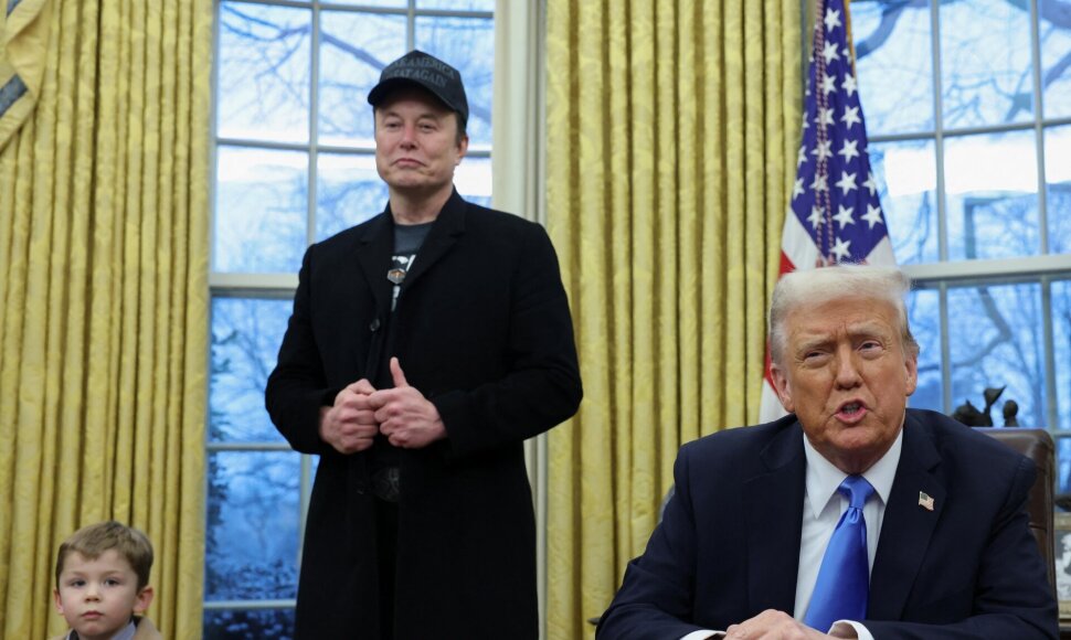 E. Muskas ir D. Trumpas / Kevin Lamarque / REUTERS