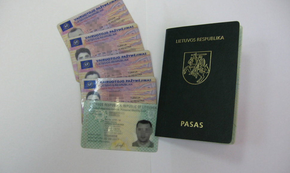 Pasas, vairuotojo pažymėjimai ir tapatybės kortelė