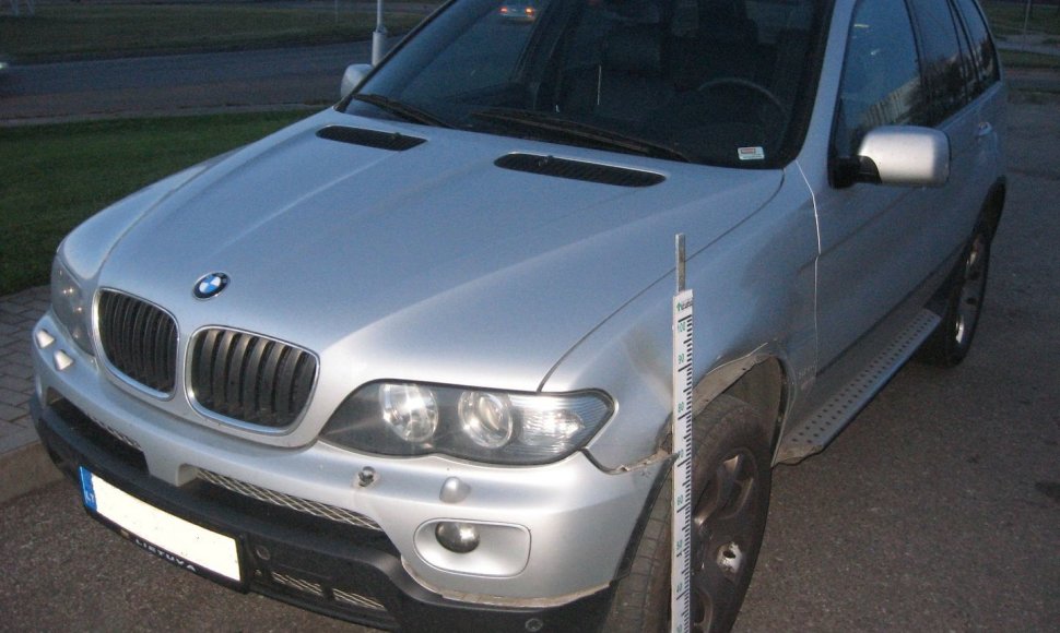 Kaune apgadintas BMW X5