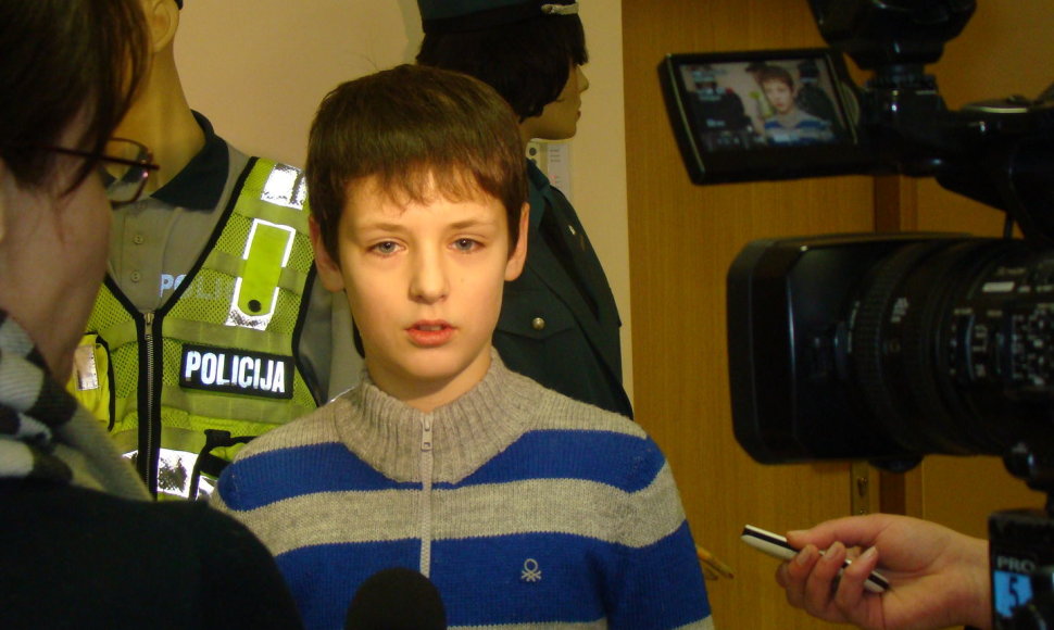Penktos klasės moksleivio Augusto Petrylos ir jo tėvo pagerbimas Šiaulių policijoje