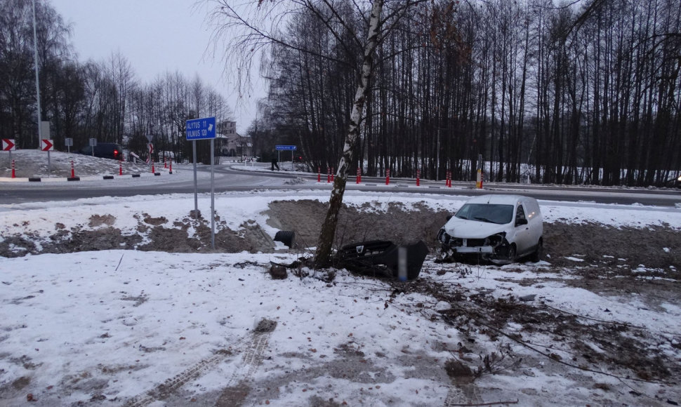 „Dacia“ avarija kelyje Alytus–Seirijai–Lazdijai