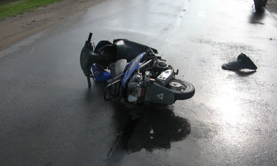 Mopedo ir motociklo avarija Ilgiaukos miestelyje