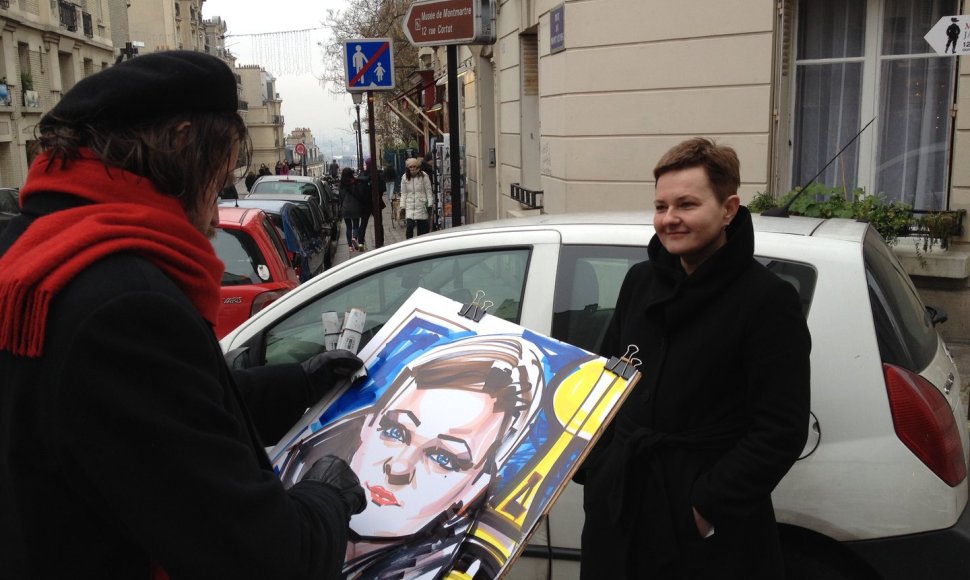Paryžiuje Rasos sutiktas dailininkas Maksas piešia jos portretą