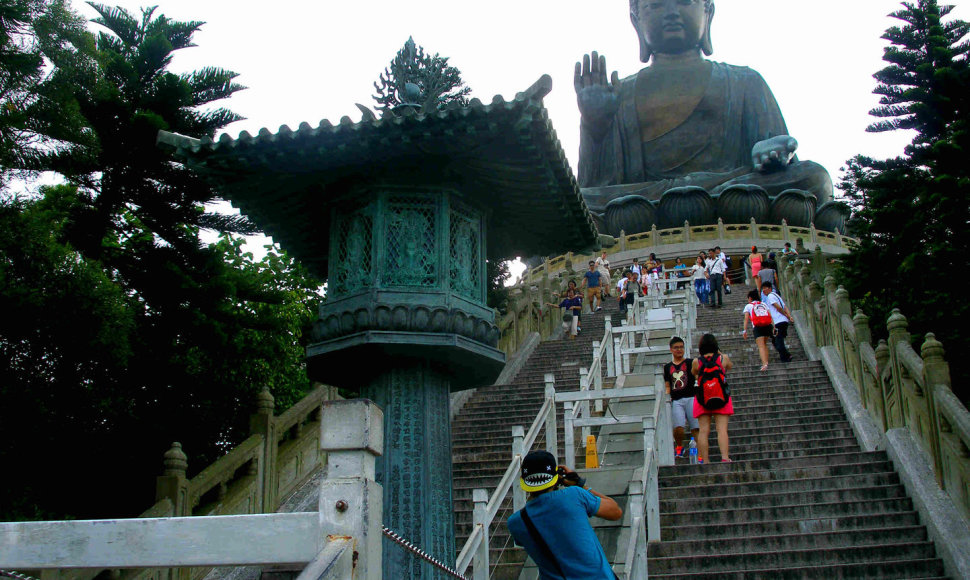 Milžiniška Tian Tan Budos statula Lantau saloje, Hongkonge