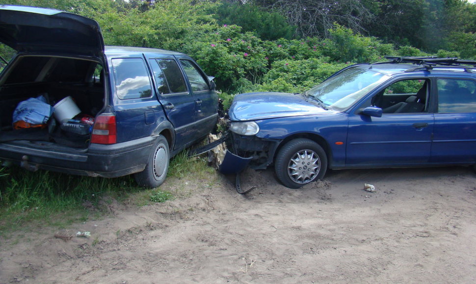 „VW Golf“ ir „Ford Mondeo“ avarija Varėnos rajone
