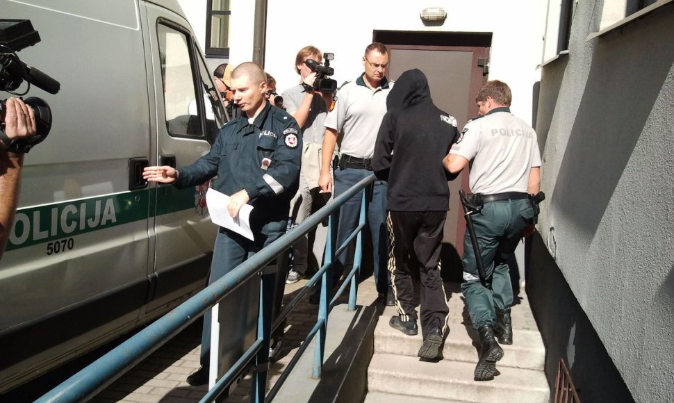 Narkotikų prekeivį Klaipėdos apylinkės teismas leido suimti porai mėnesių 
