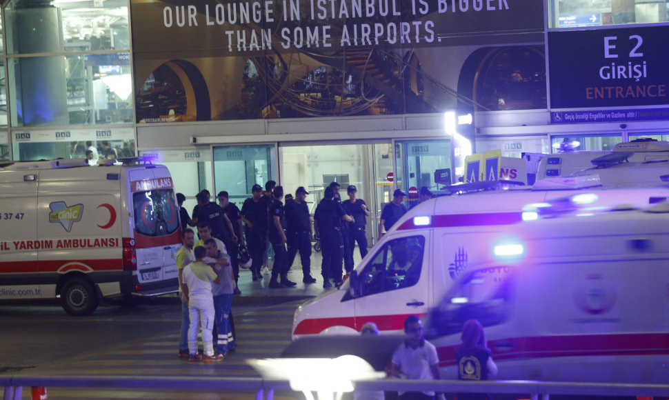 Sprogimas Turkijos oro uoste