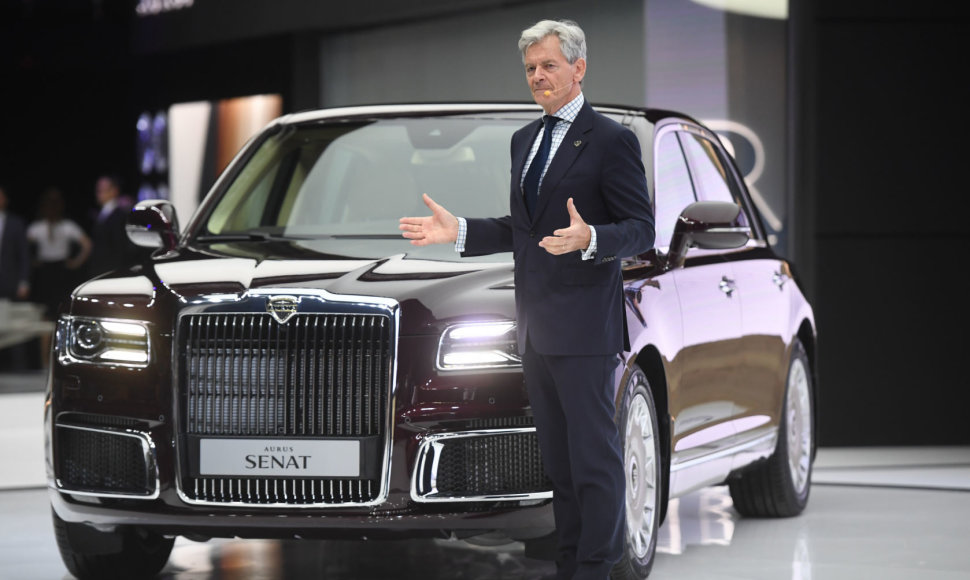 V.Putino automobilis – „Aurus Senat Limousine“ 