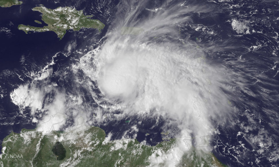 Uraganas Metju virš Karibų jūros