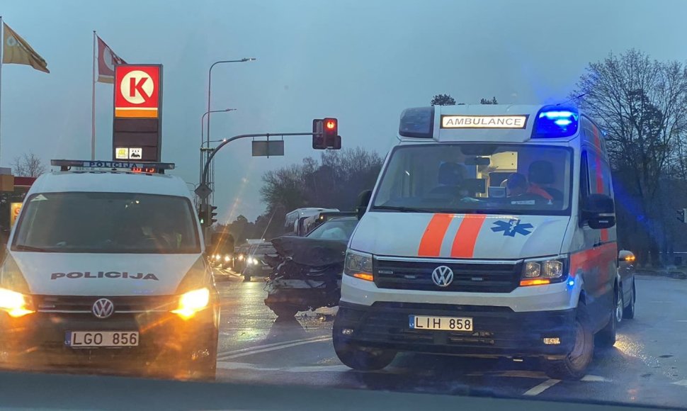 Pirmadienio avarija Klaipėdoje, Herkaus Manto ir Liepojos gatvių sankryžoje.