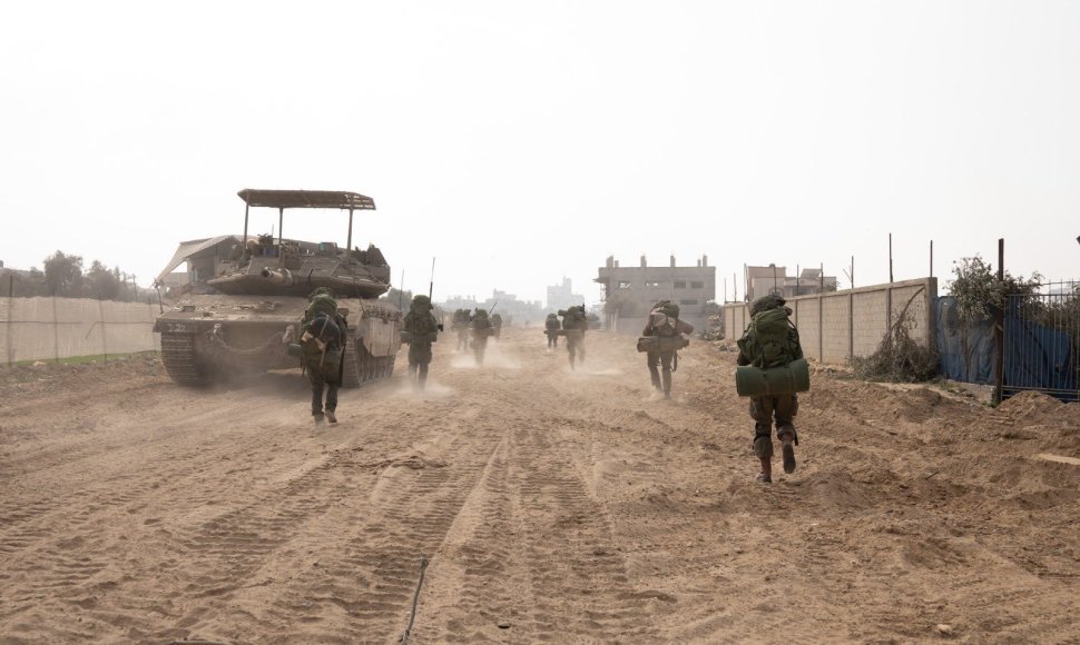 Izraelio kariai apsupo Chan Junisą Gazos Ruože