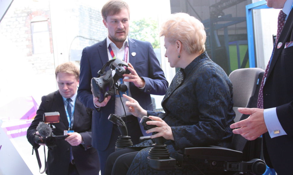 Prezidentė Dalia Grybauskaitė vertina technologijų privalumus