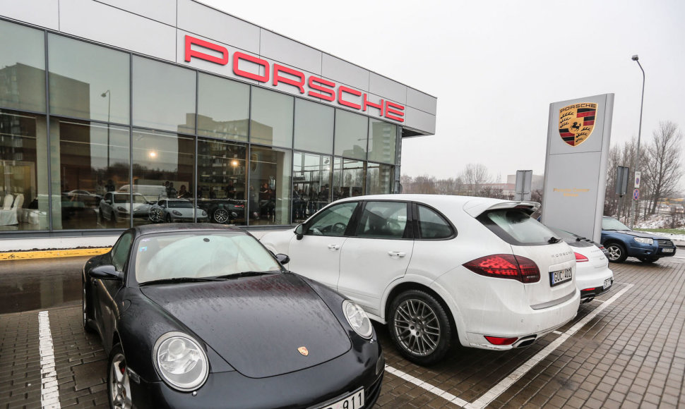 „Porsche“ salonas Vilniuje
