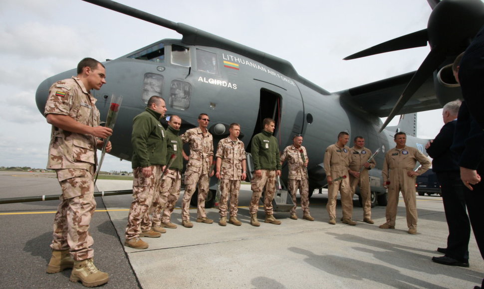 Lietuvos kariai grįžo iš misijos Afrikoje