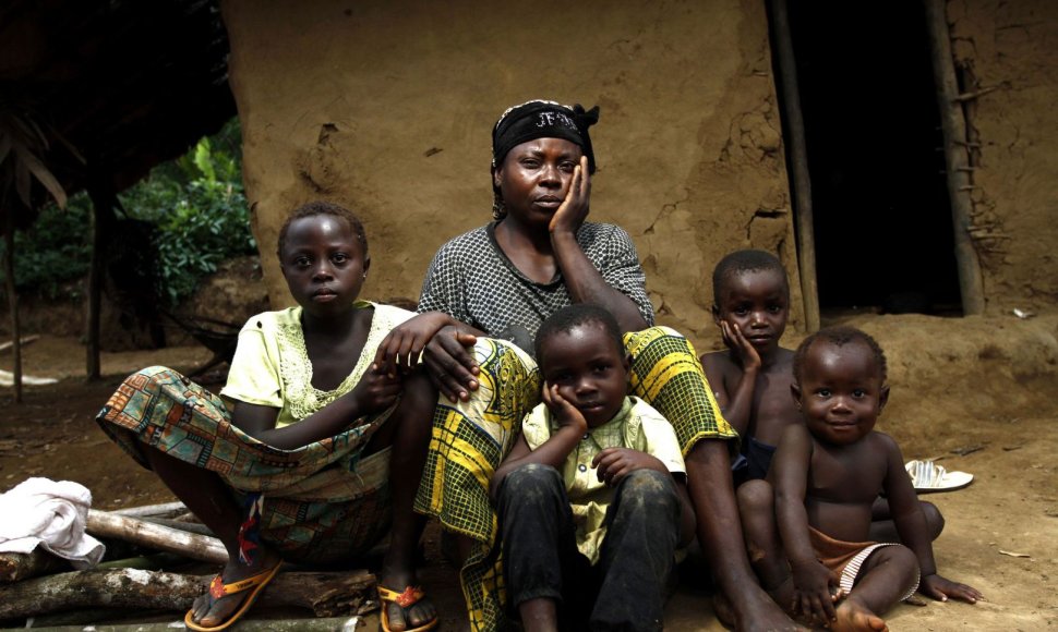 Moteris su vaikais Ruandoje