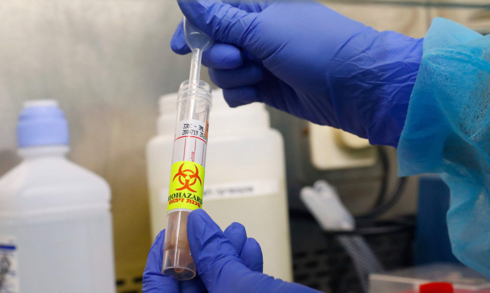Izraelis skelbia izoliavęs svarbų naujojo koronaviruso antikūną