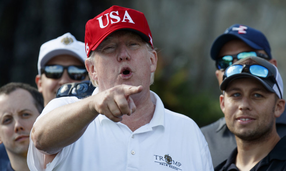 Donaldas Trumpas prieš susitikimą su Baltijos šalių prezidentais žaidė golfą