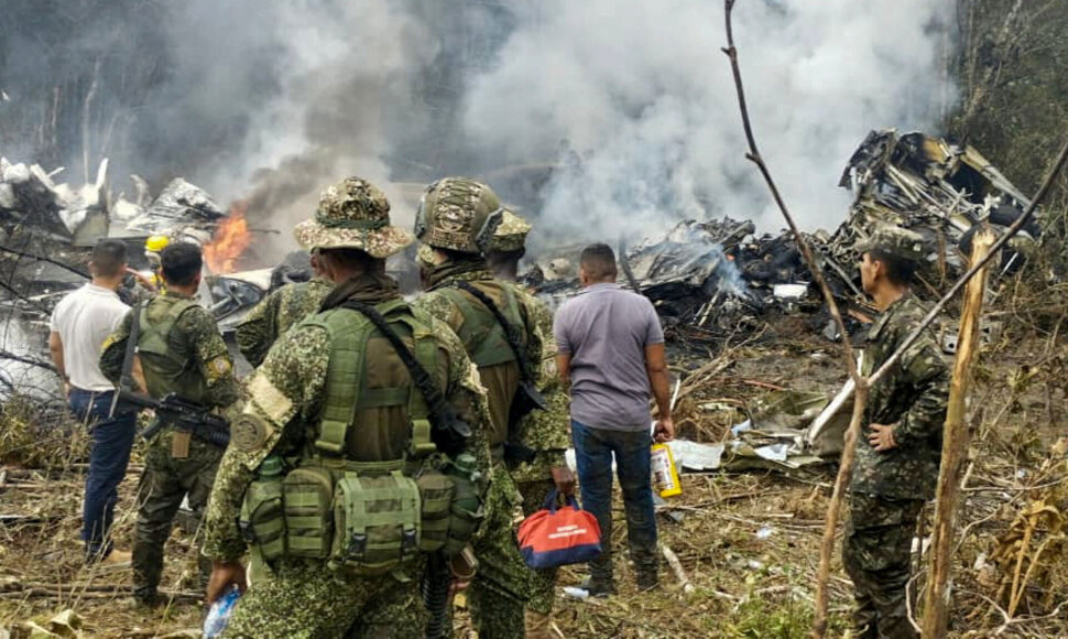 Lėktuvo avarijos Kolumbijoje nuolaužos / DANIEL ORTIZ / AFP