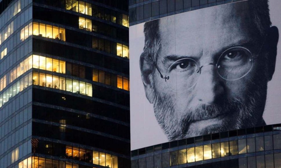 Plakatas su Steve'o Jobso veidu
