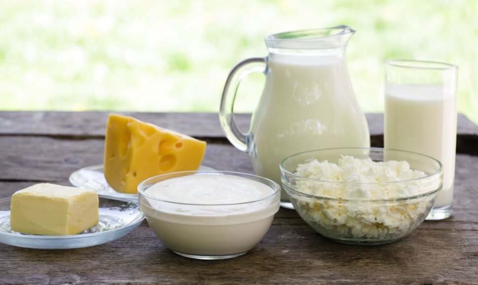 Netoleruojant laktozės vis tiek galima valgyti kietą sūrį, sviestą, jogurtą su probiotikais, kefyrą. 