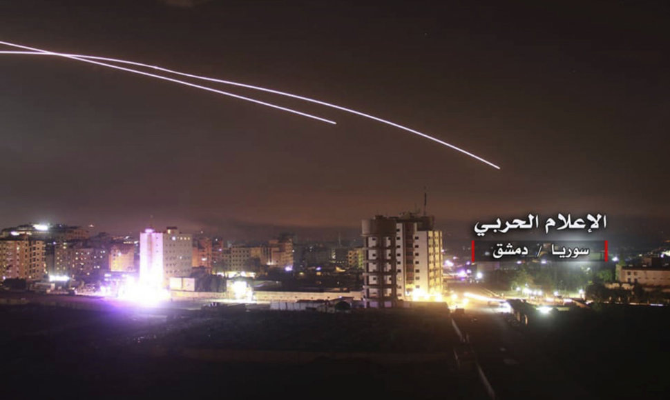 Raketos virš Sirijos sostinės Damasko