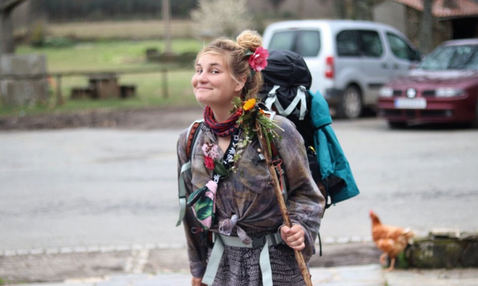 Eglė ir Barbora Jokūbo (Camino de Santiago)  keliu ėjo ne sezono metu – žiemą. Beveik 800 kilometrų pėsčiomis įveikusios merginos per mėnesį patyrė visus keturis metų laikus, tačiau kelionės pabaigti negalėjo. 