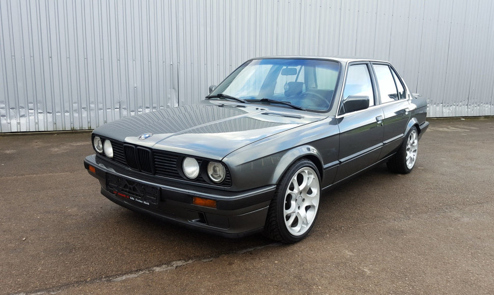 BMW 3 (E30)