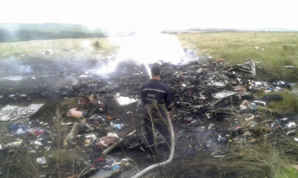 Ukrainoje sudužęs Malaizijos laineris „Boeing 777“ su 295 žmonėmis numuštas iš Rusijos teritorijos?